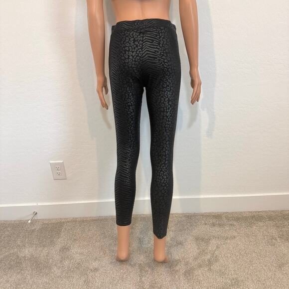 VS Pink medium animal patterned faux leather pull on legging P 2816 - Picture 12 of 12